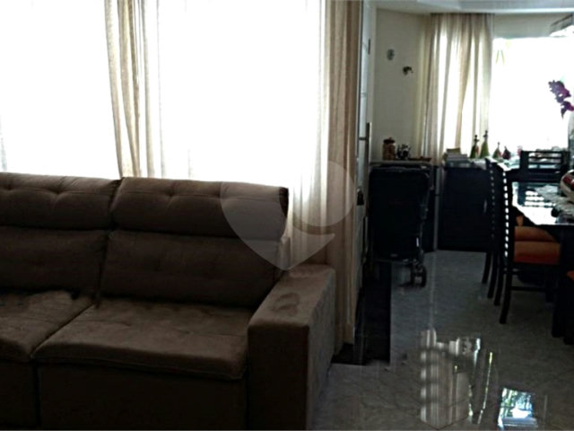 Casa à venda com 3 quartos, sendo 1 suíte,  no condomínio Residencial Água Fria, São Paulo - SP