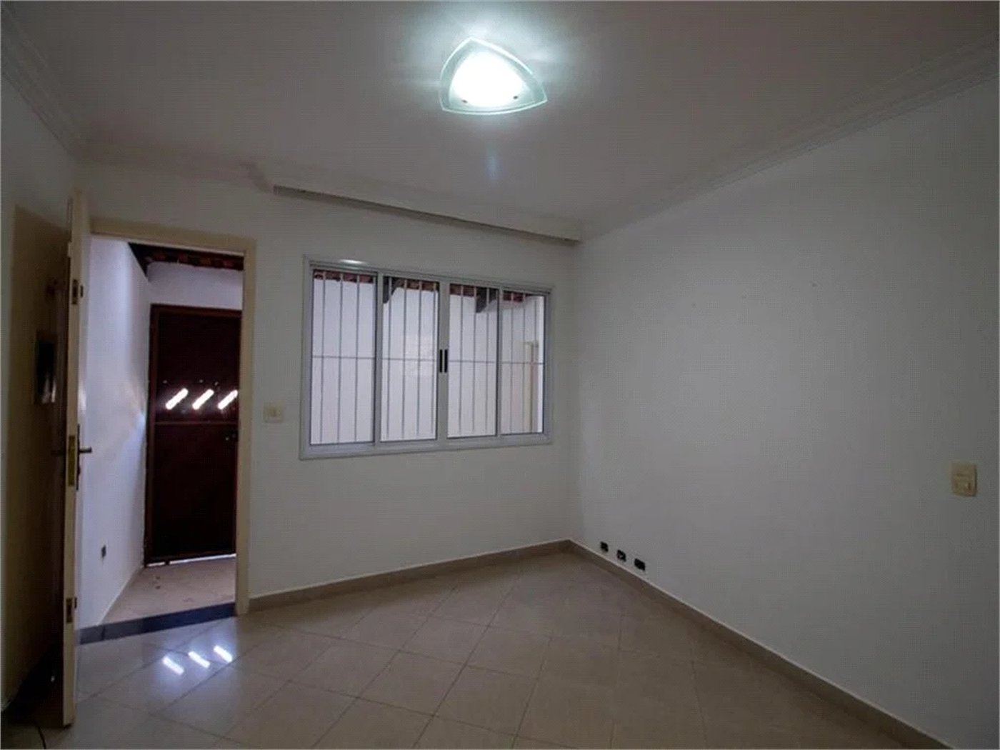 Casa à venda com 3 quartos, sendo 1 suíte, em Jardim Ester, São Paulo, SP