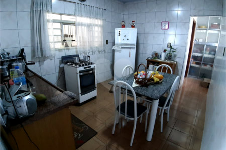 Sobrado à venda com 5 quartos em Vila Nivi, São Paulo, SP