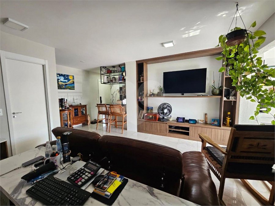 Apartamento à venda com 2 suítes em Vila Anastácio, São Paulo, SP