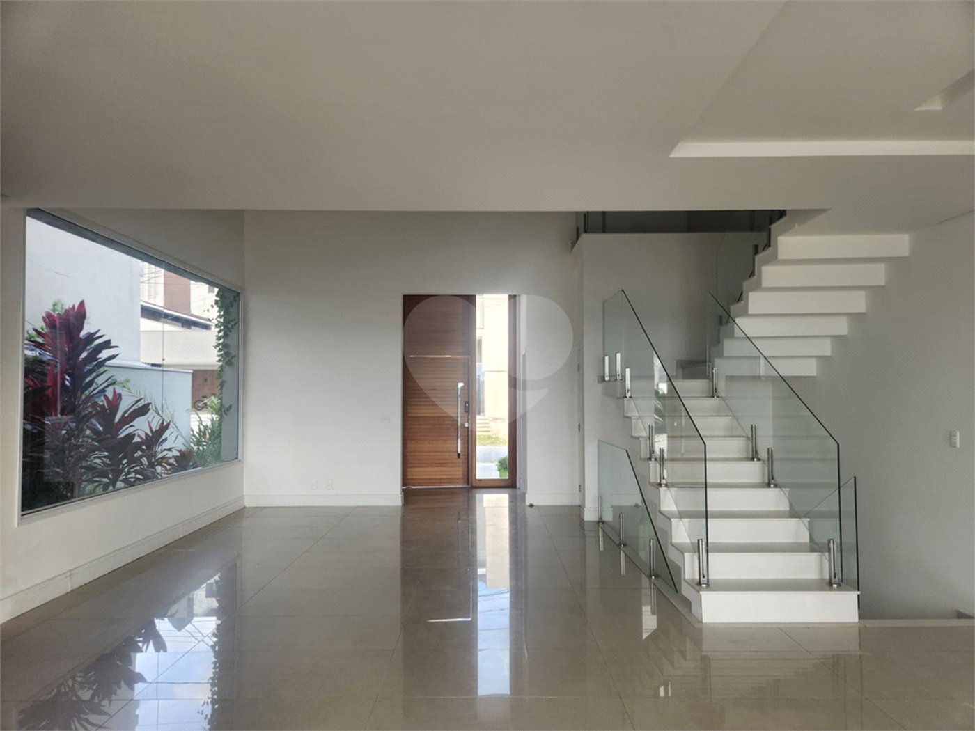 Casa à venda ou para alugar com 4 suítes no condomínio Residencial Jaguary, São José dos Campos - SP