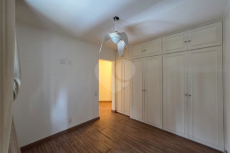 Apartamento à venda com 3 suítes em Vila Uberabinha, São Paulo, SP