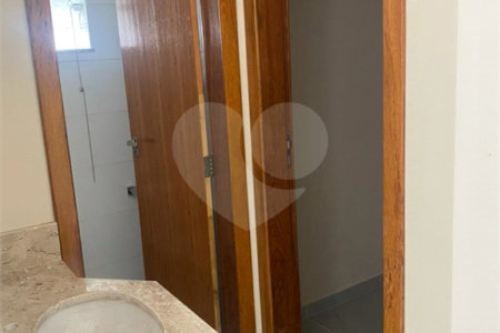 Casa à venda com 3 quartos, sendo 2 suítes, em Taperapuan, Porto Seguro, BA