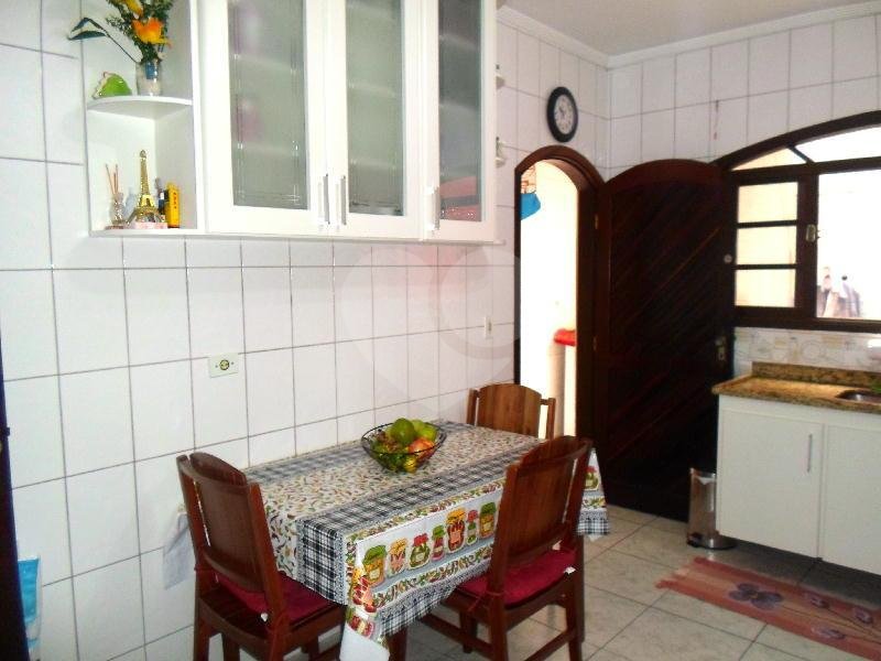 Sobrado à venda com 3 suítes em Vila Galvão, Guarulhos, SP
