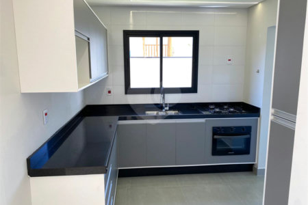 Casa à venda com 3 suítes no condomínio Villaggio Maranello, Vinhedo - SP