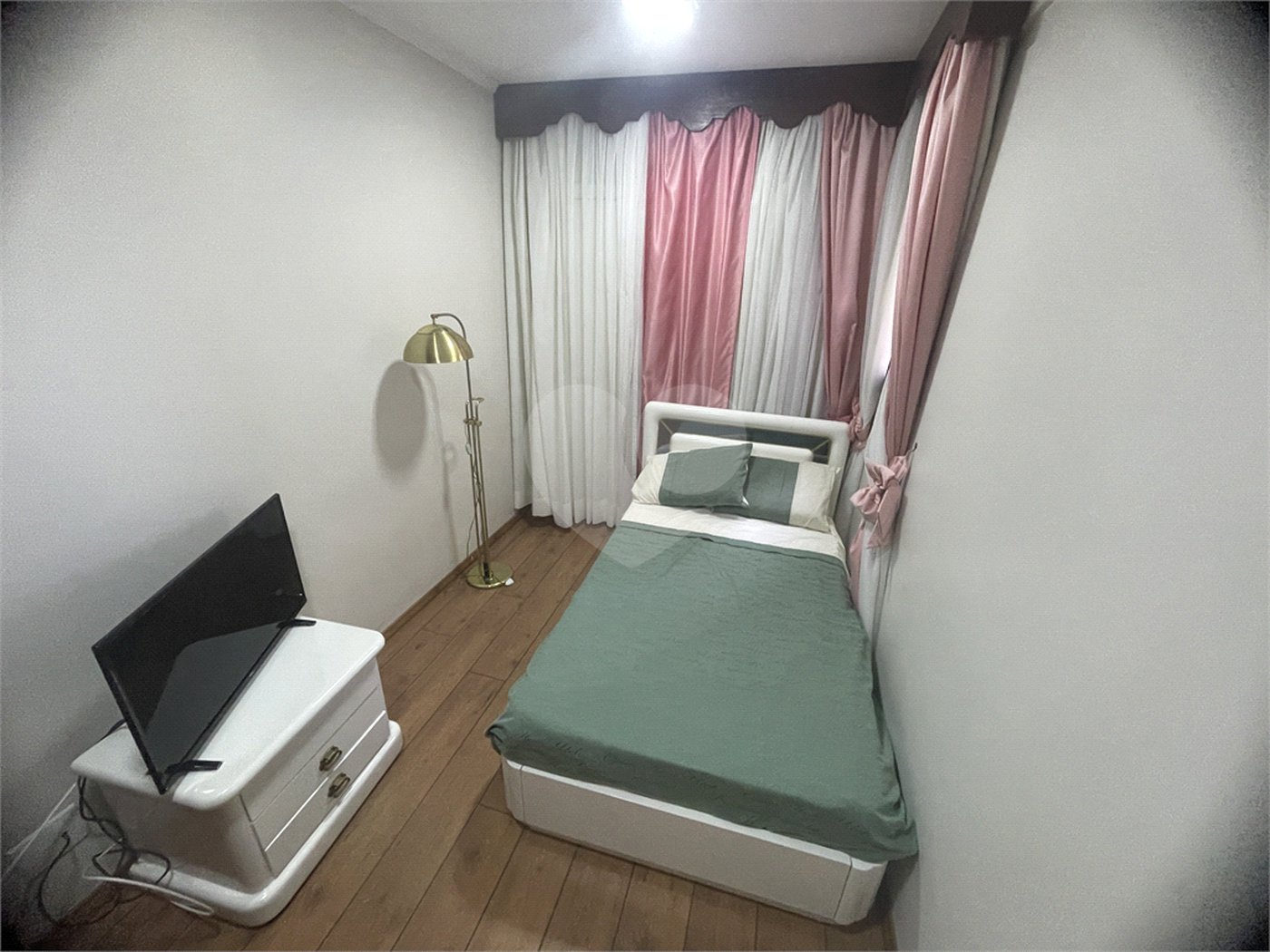 Apartamento à venda com 4 quartos, sendo 1 suíte,  em Santa Teresinha, São Paulo, SP