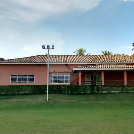 Casa à venda com 4 quartos, sendo 1 suíte, no condomínio Residencial Vale das Laranjeiras, Indaiatuba - SP