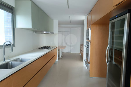 Apartamento à venda ou para alugar com 3 suítes em Pinheiros, São Paulo, SP
