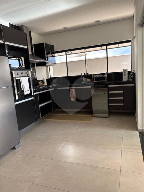 Casa à venda com 4 quartos, sendo 1 suíte, no condomínio Lagos D Icaraí, Salto - SP