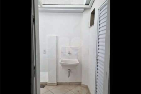 Casa à venda com 3 quartos, sendo 2 suítes,  em Mirandópolis, São Paulo, SP