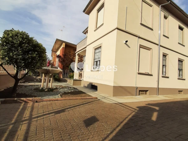 Casa renovada com 4 quartos à venda em Trino, Vercelli – 2 unidades independentes