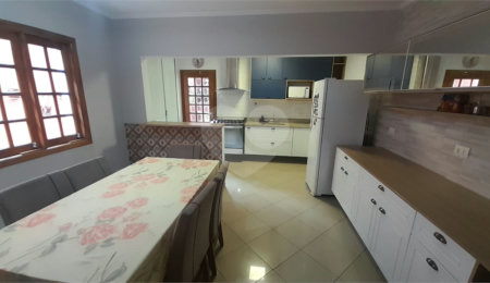 Sobrado à venda com 3 quartos, sendo 1 suíte,  em Jardim Prudência, São Paulo, SP