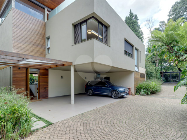 Casa à venda com 4 suítes no condomínio Vila Flora, São Paulo - SP