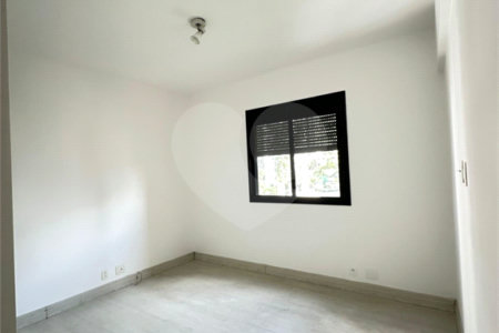 Apartamento à venda com 3 suítes em Vila Suzana, São Paulo, SP