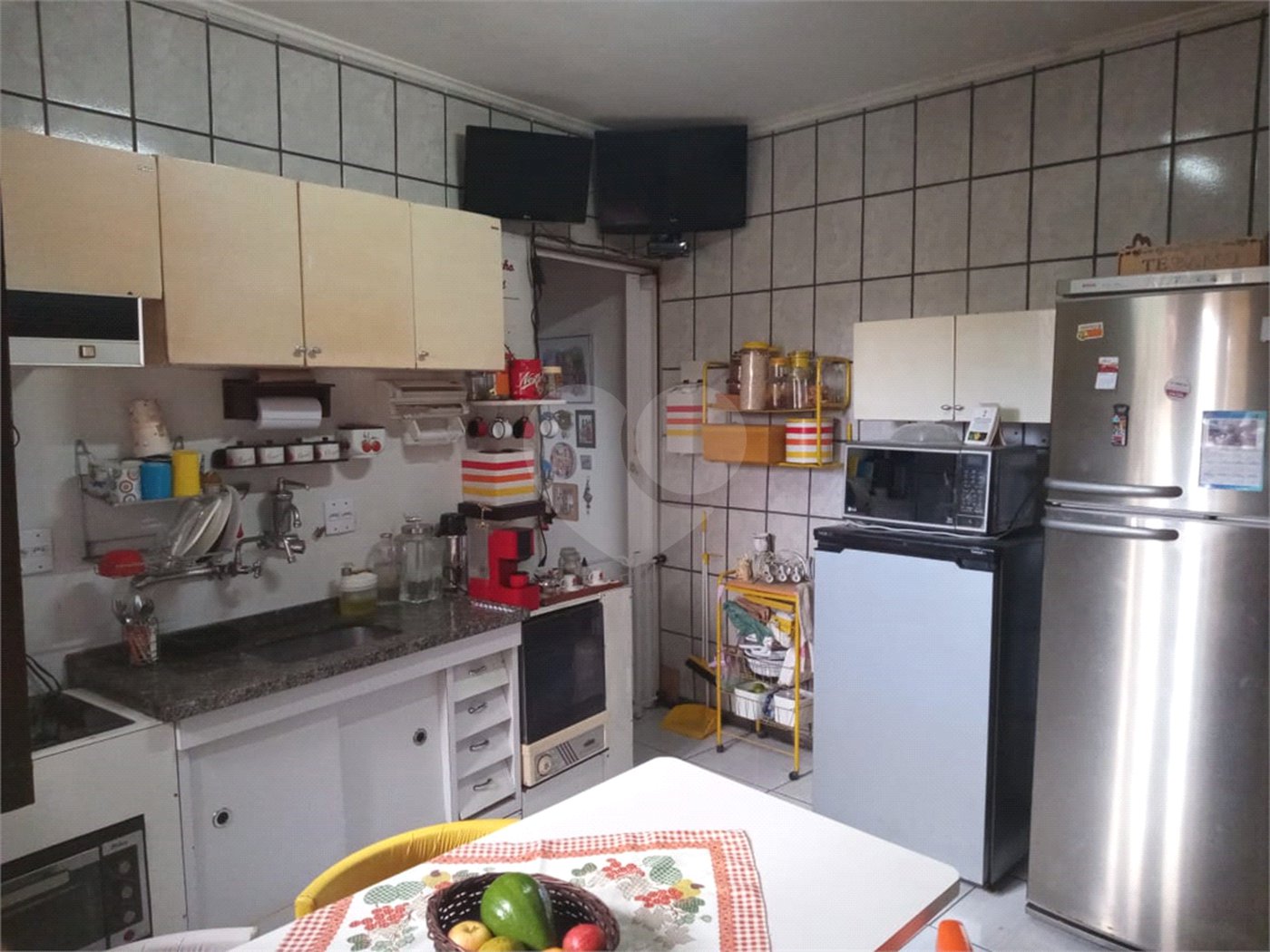 Sobrado à venda com 3 quartos, sendo 1 suíte,  em Vila Caputera, Mogi das Cruzes, SP
