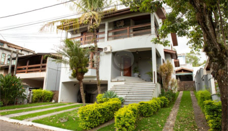 Casa à venda com 4 quartos, sendo 2 suítes,  no condomínio Villaggio Capriccio, Louveira - SP