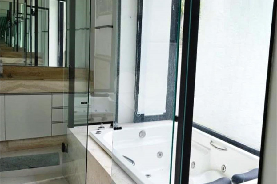 Casa à venda com 5 suítes no condomínio Tamboré II, Santana de Parnaíba - SP