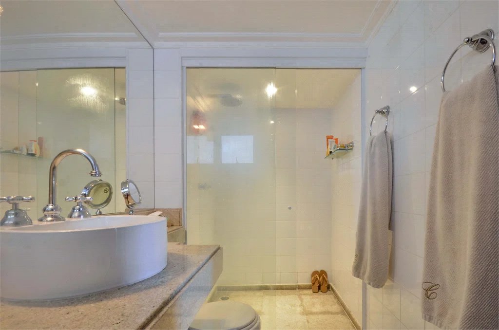 Casa à venda com 5 quartos, sendo 4 suítes, no condomínio Espaço Mobile - Real Parque, São Paulo - SP