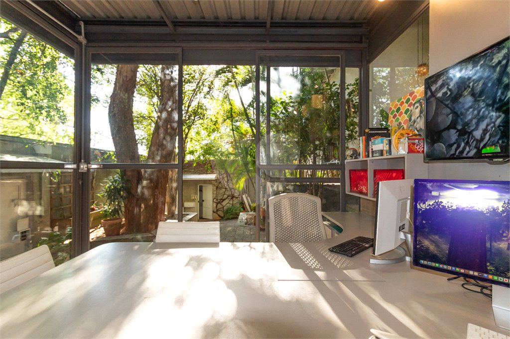 Casa à venda ou para alugar com 3 quartos, sendo 1 suíte, em Butantã, São Paulo, SP
