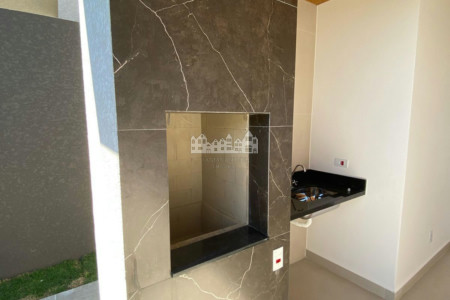 Casa à venda com 3 quartos, sendo 1 suíte, em Vila Petrópolis, Atibaia, SP