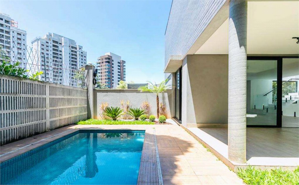 Casa à venda com 3 suítes no condomínio Boulevard Ibirapuera, São Paulo - SP