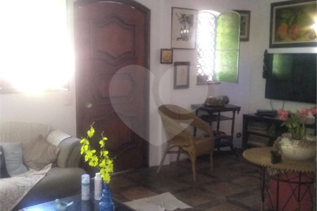 Casa à venda com 3 quartos, sendo 1 suíte, em Parque Continental, São Paulo, SP