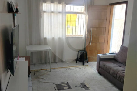 Sobrado à venda com 2 quartos em Jardim Santa Rosa, Taboão da Serra, SP