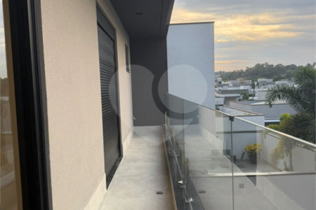 Casa à venda com 3 suítes no condomínio Villa do Sol, Valinhos - SP