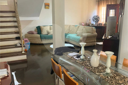 Sobrado à venda com 3 quartos, sendo 1 suíte, em Jardim Regina, Indaiatuba, SP
