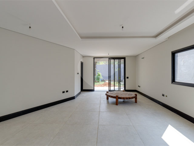 Casa à venda com 4 suítes no condomínio Reserva Robélia, São Paulo - SP