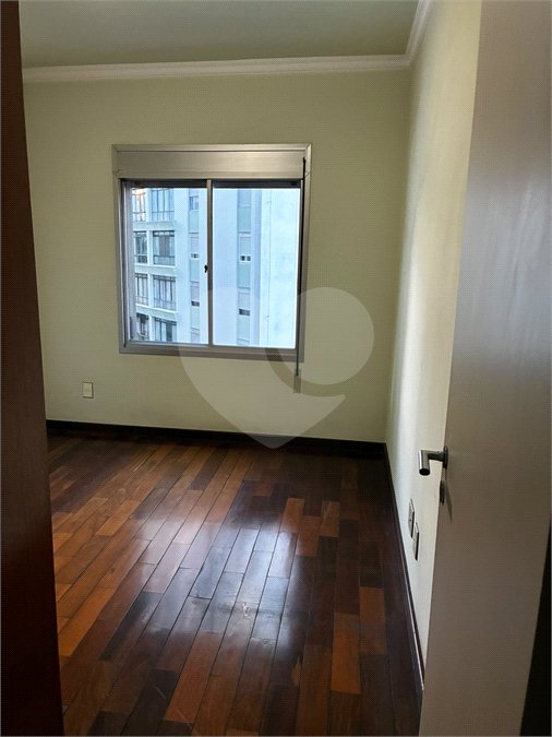 Apartamento à venda com 4 quartos, sendo 2 suítes, em Aclimação, São Paulo, SP