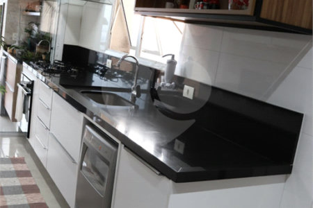 Apartamento à venda com 4 quartos, sendo 3 suítes,  em Parque Reboucas, São Paulo, SP