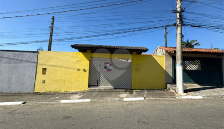 Casa à venda com 3 quartos, sendo 1 suíte,  em Jardim Casa Branca, Suzano, SP