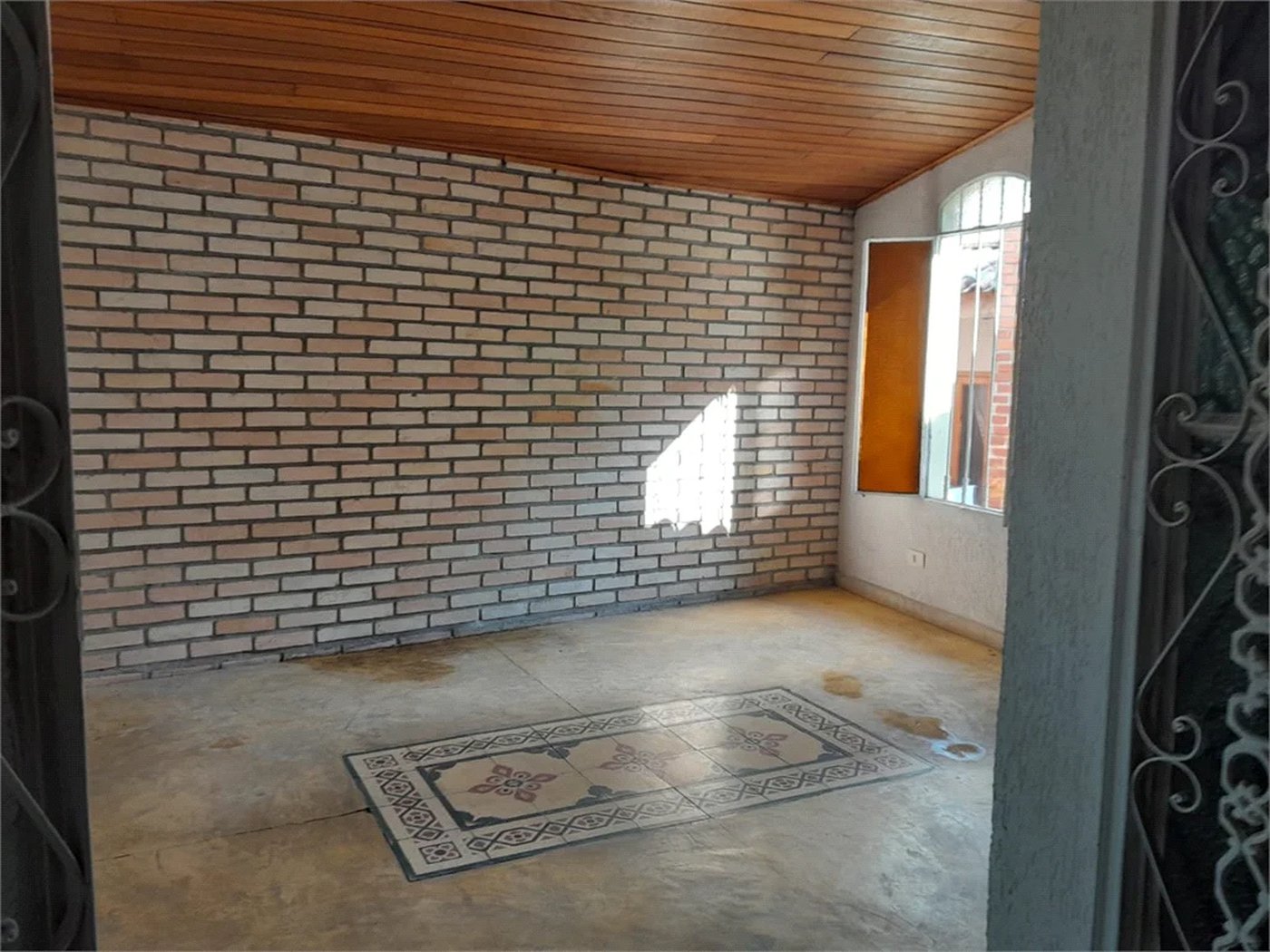 Sobrado à venda com 6 quartos, sendo 3 suítes,  em Rolinópolis, São Paulo, SP