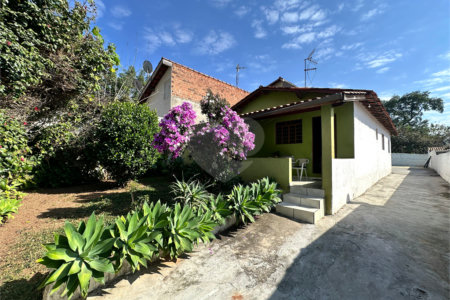 Casa à venda com 3 quartos, sendo 1 suíte, em Jardim Colonial, Atibaia, SP