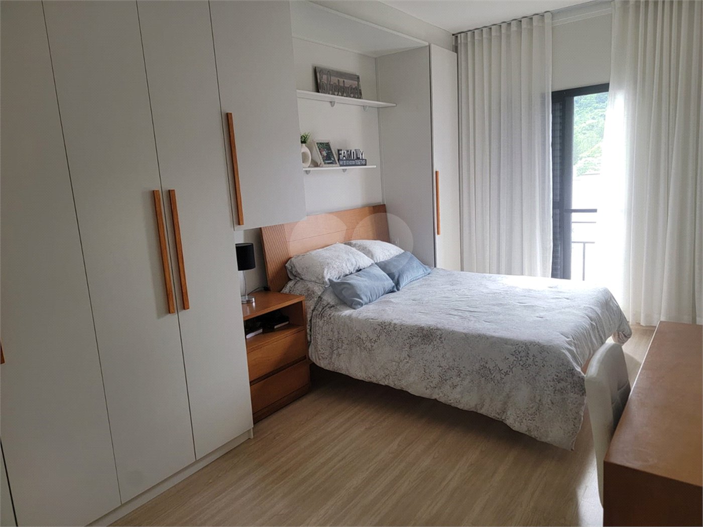 Casa à venda com 3 suítes no condomínio Villaggio Maranello, Vinhedo - SP
