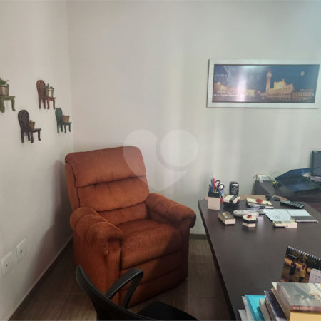 Sobrado à venda com 4 quartos, sendo 1 suíte, em Água Branca, São Paulo, SP
