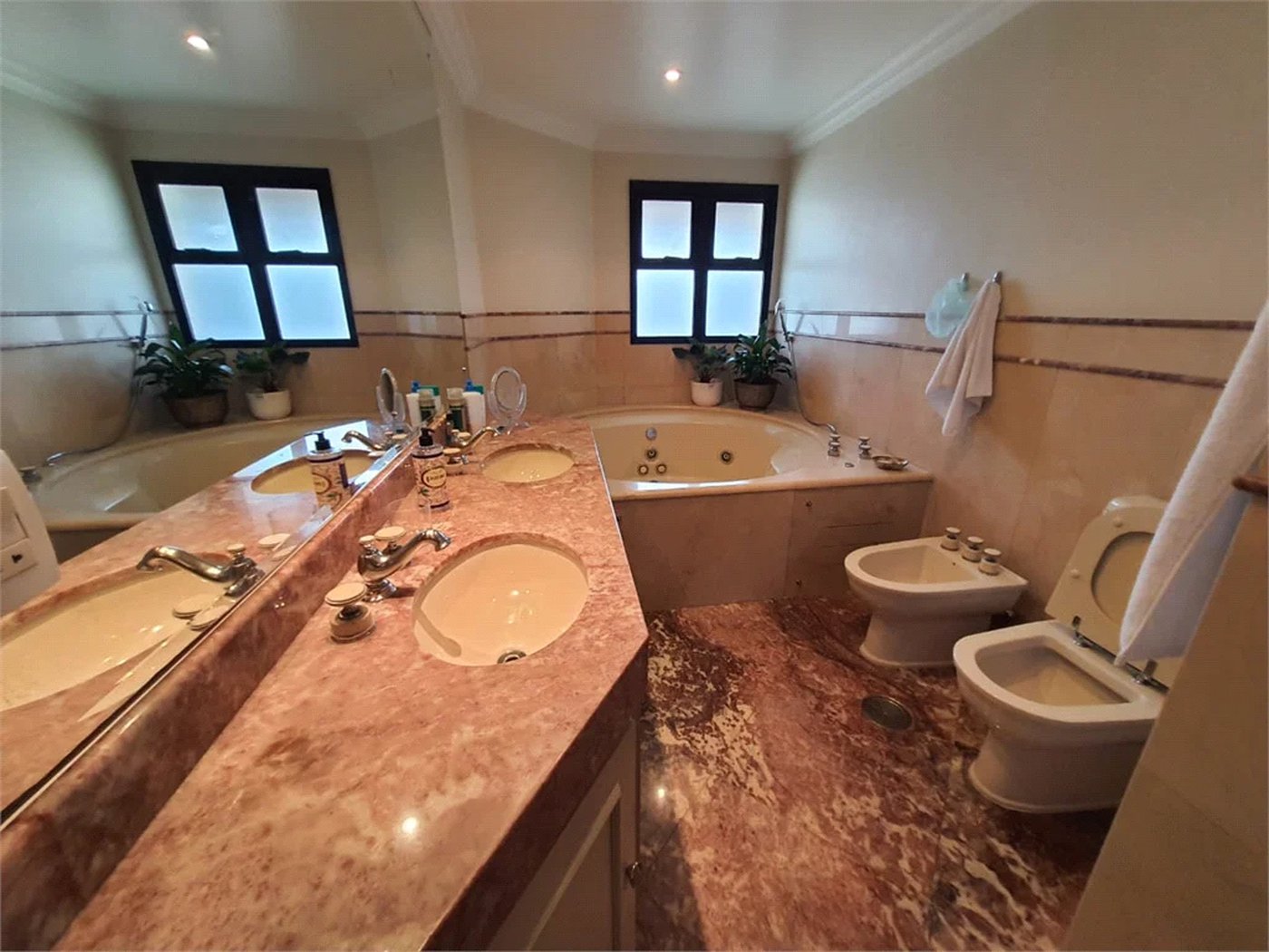 Apartamento à venda com 4 suítes em Vila Andrade, São Paulo, SP
