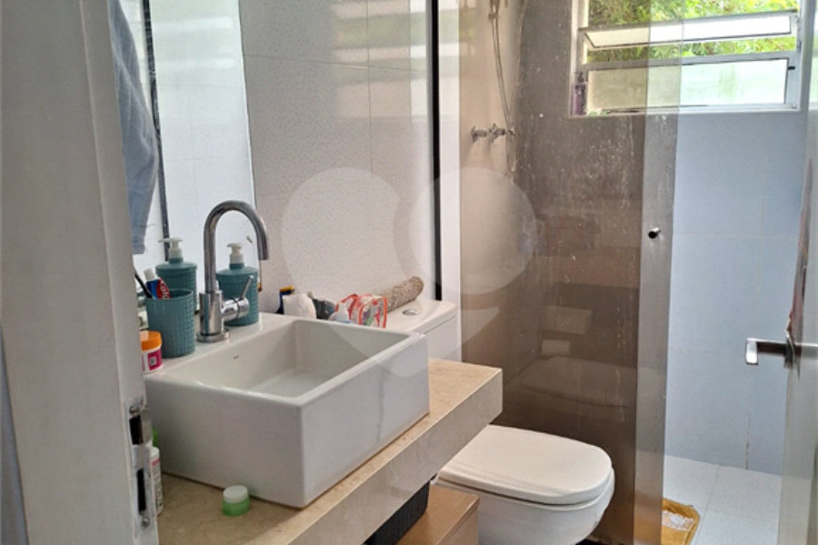 Sobrado à venda com 3 quartos, sendo 1 suíte, em Vila Irmãos Arnoni, São Paulo, SP