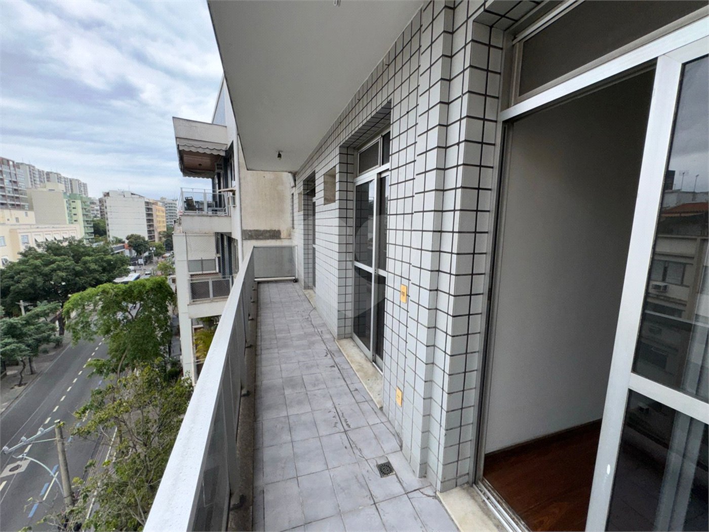 Apartamento à venda com 4 quartos, sendo 1 suíte,  em Tijuca, Rio de Janeiro, RJ