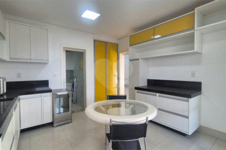 Casa à venda com 3 quartos, sendo 1 suíte, no condomínio Lago da Serra, Araçoiaba da Serra - SP