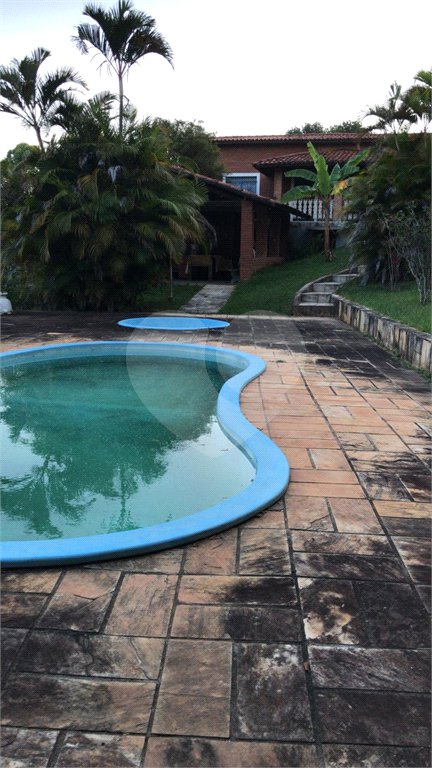 Chácara à venda com 4 quartos, sendo 1 suíte,  em Monterrey, Louveira, SP