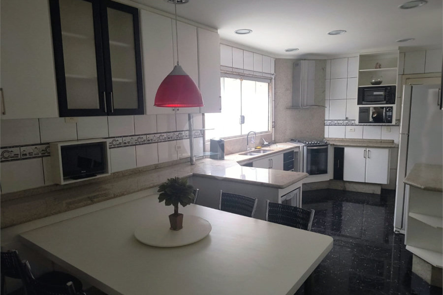 Sobrado à venda com 3 quartos, sendo 1 suíte,  em Vila Palmeiras, São Paulo, SP