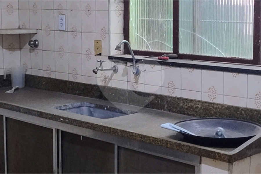 2 Casas – Bairro Aricanduva - c/ Salão Alugado – 56 m2 e 80 m2 – Terreno 5 x 25