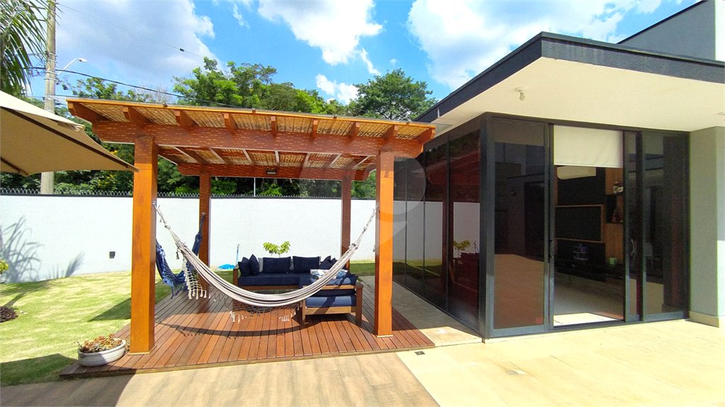 Casa à venda com 3 suítes no condomínio Reserva dos Vinhedos, Louveira - SP