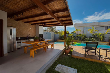 Casa para alugar com 2 suítes, no condomínio Outeiro São Francisco, Porto Seguro - BA