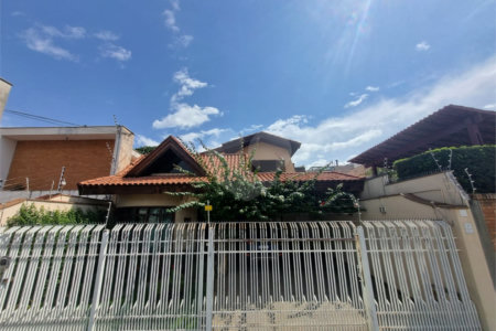 Sobrado à venda com 3 quartos, sendo 1 suíte,  em Vila Trujillo, Sorocaba, SP