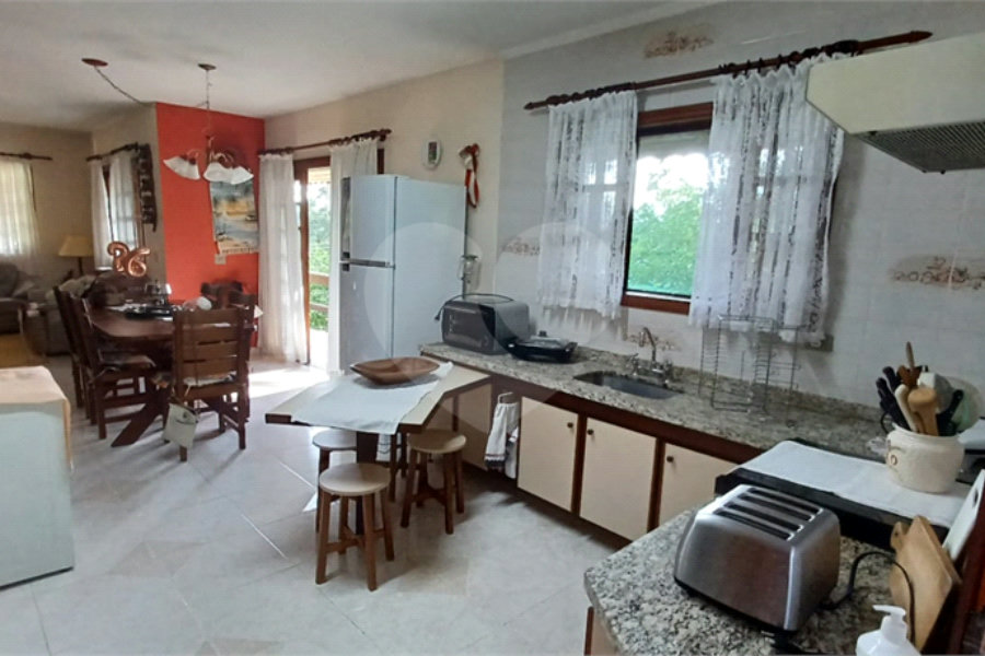 Casa à venda com 3 quartos, sendo 1 suíte, no condomínio Clube de Campo Fazenda Tabarã, Mairiporã - SP