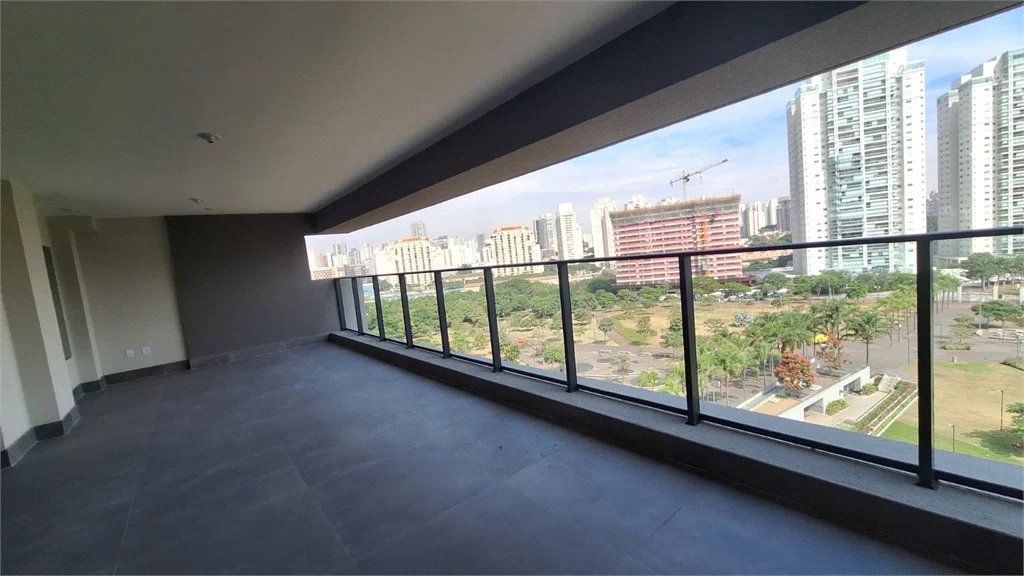 Apartamento à venda com 4 quartos, sendo 3 suítes, em Água Branca, São Paulo, SP
