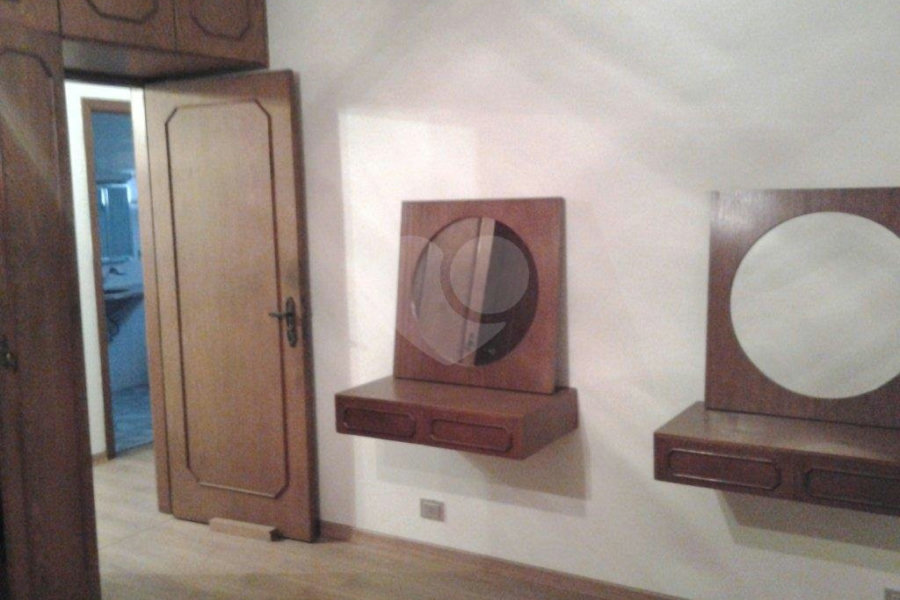 Sobrado à venda com 4 quartos, sendo 1 suíte, em Palmas do Tremembé, São Paulo, SP